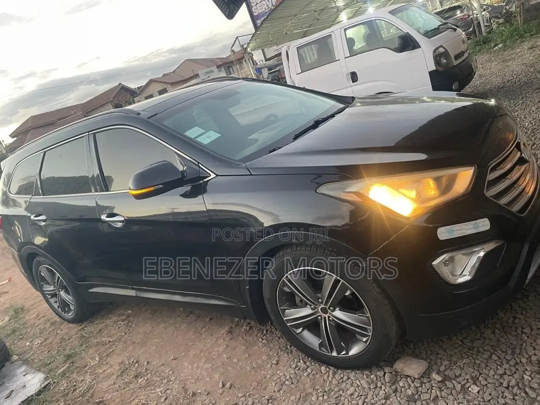 Hyundai Santa Fe 2016 Black