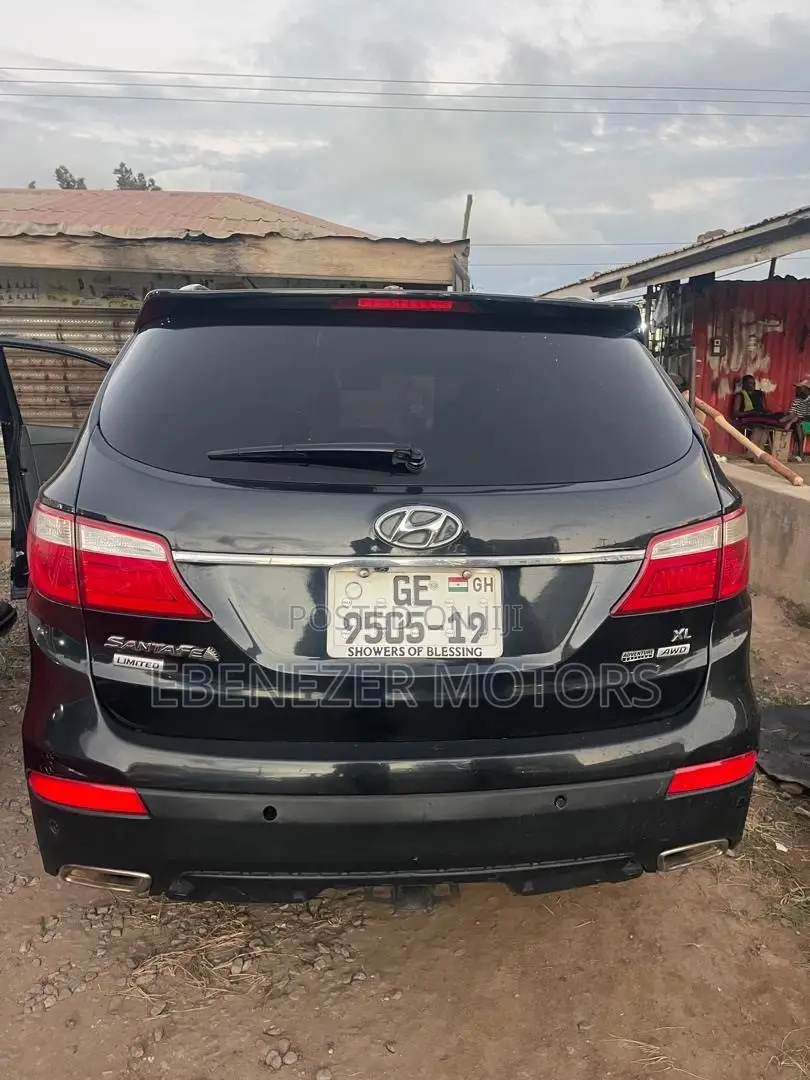 Hyundai Santa Fe 2016 Black
