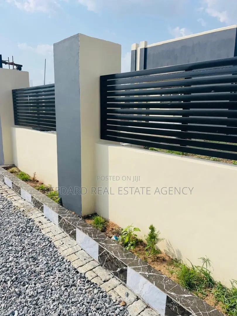 3bdrm House in Sefdard Properties, Pokuase for sale
