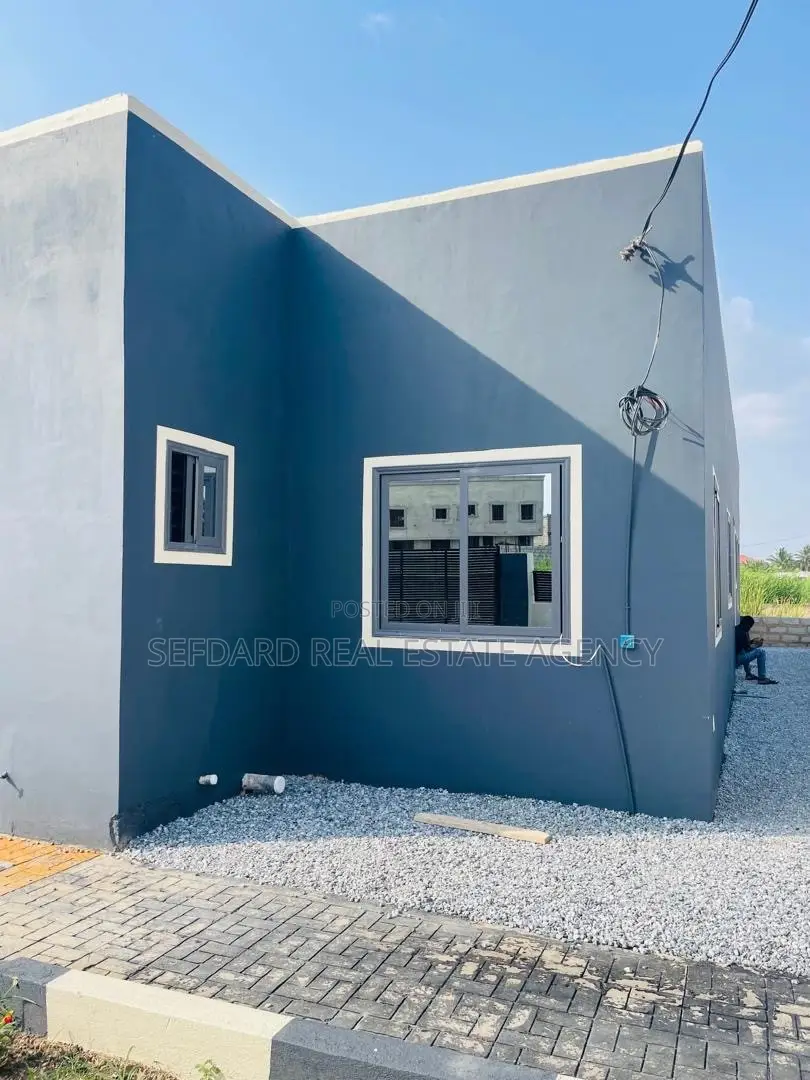 3bdrm House in Sefdard Properties, Pokuase for sale