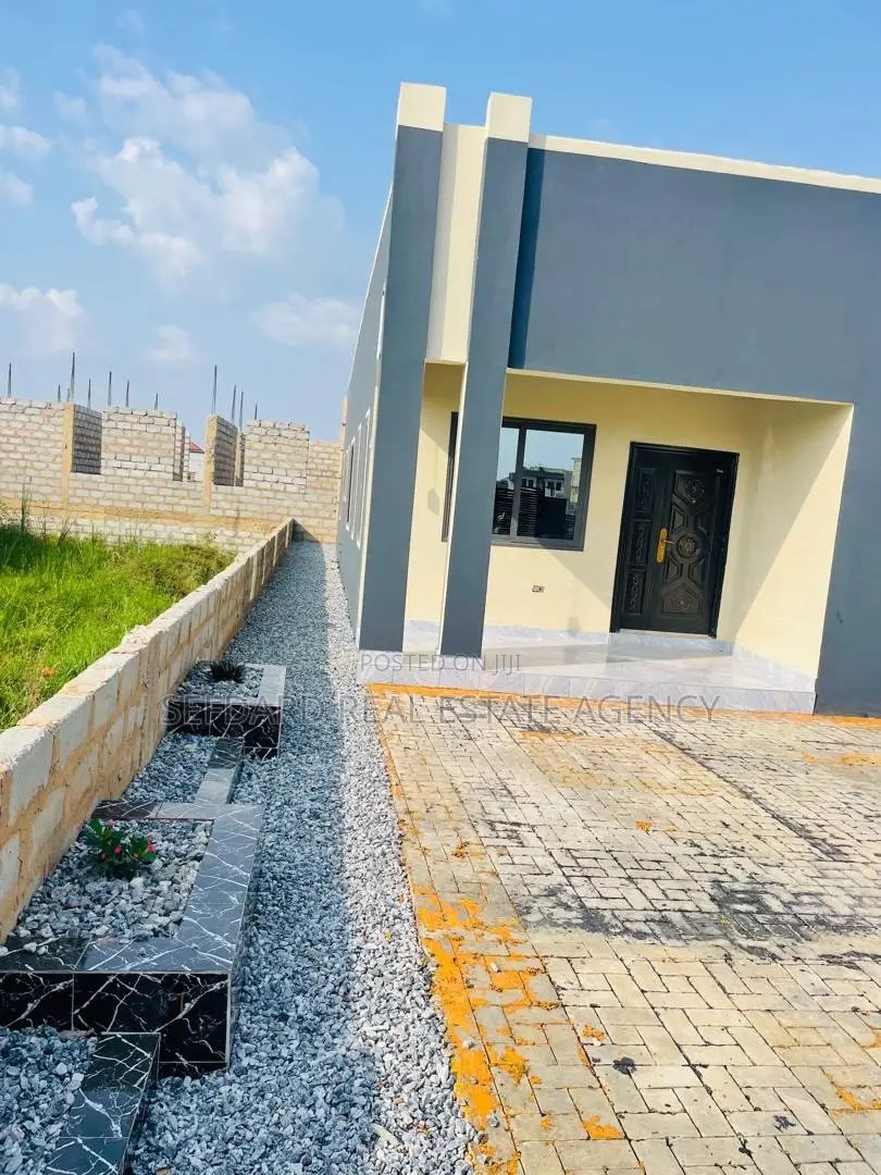 3bdrm House in Sefdard Properties, Pokuase for sale