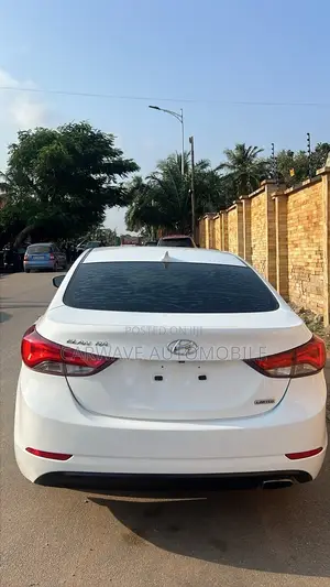 Hyundai Elantra Limited 4dr Sedan (1.8L 4cyl 6A) 2015 White