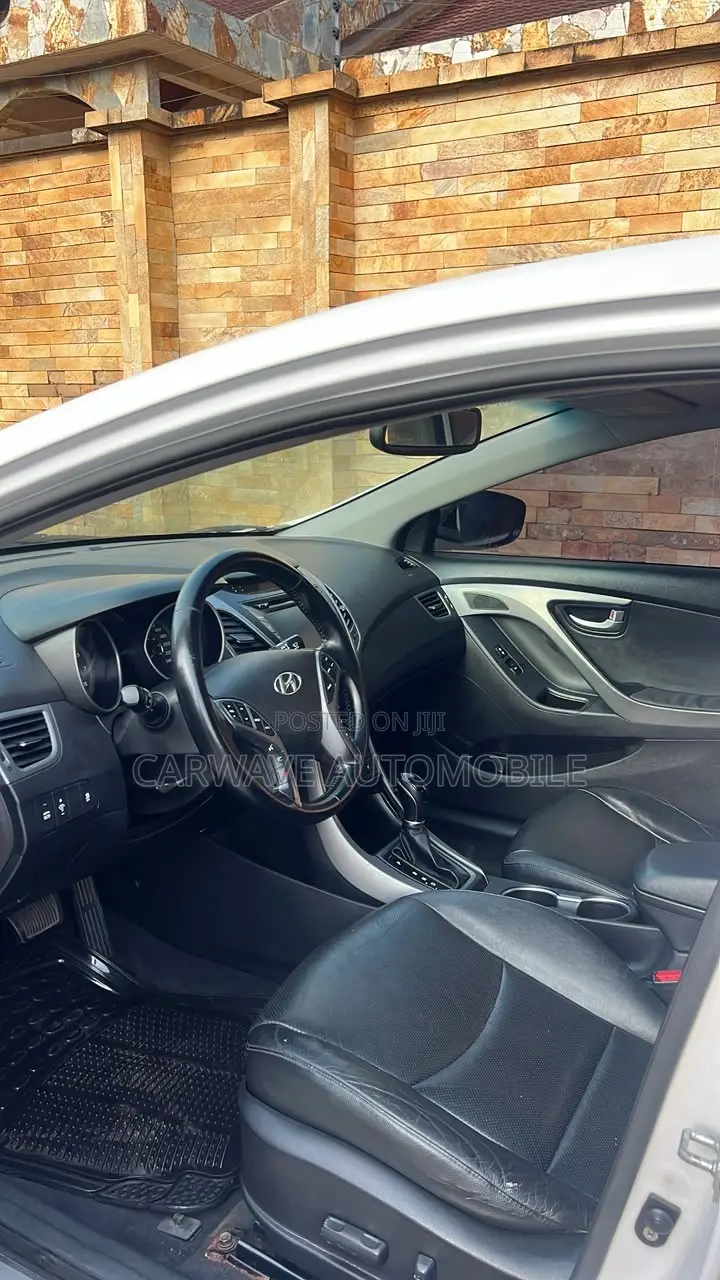Hyundai Elantra Limited 4dr Sedan (1.8L 4cyl 6A) 2015 White