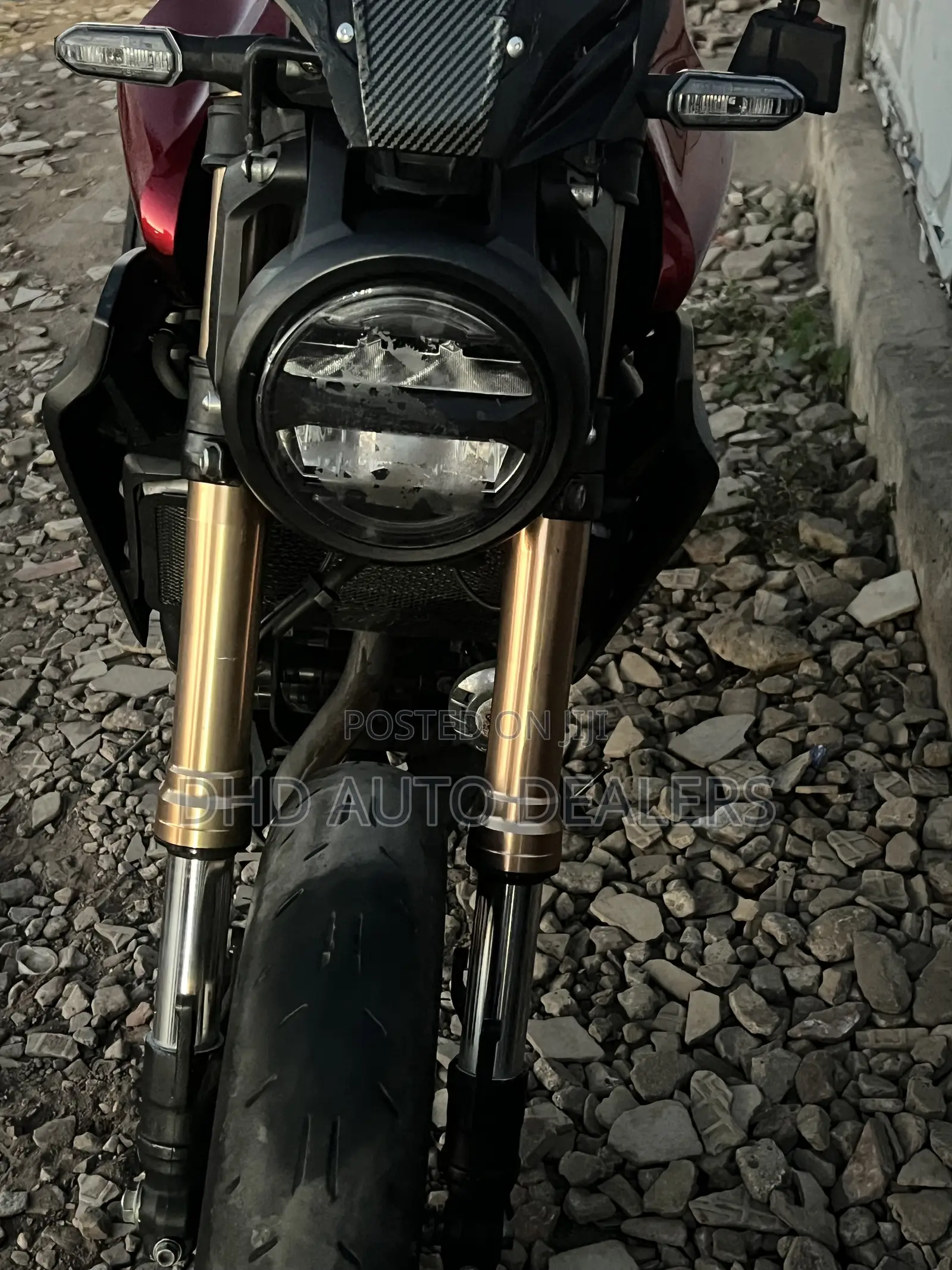 Honda CB 2023 Red