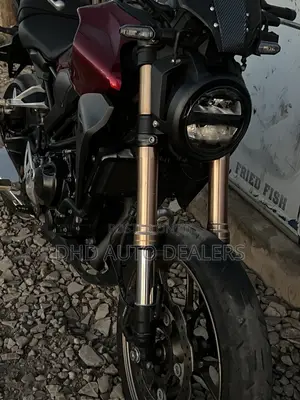 Honda CB 2023 Red