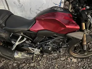 Honda CB 2023 Red