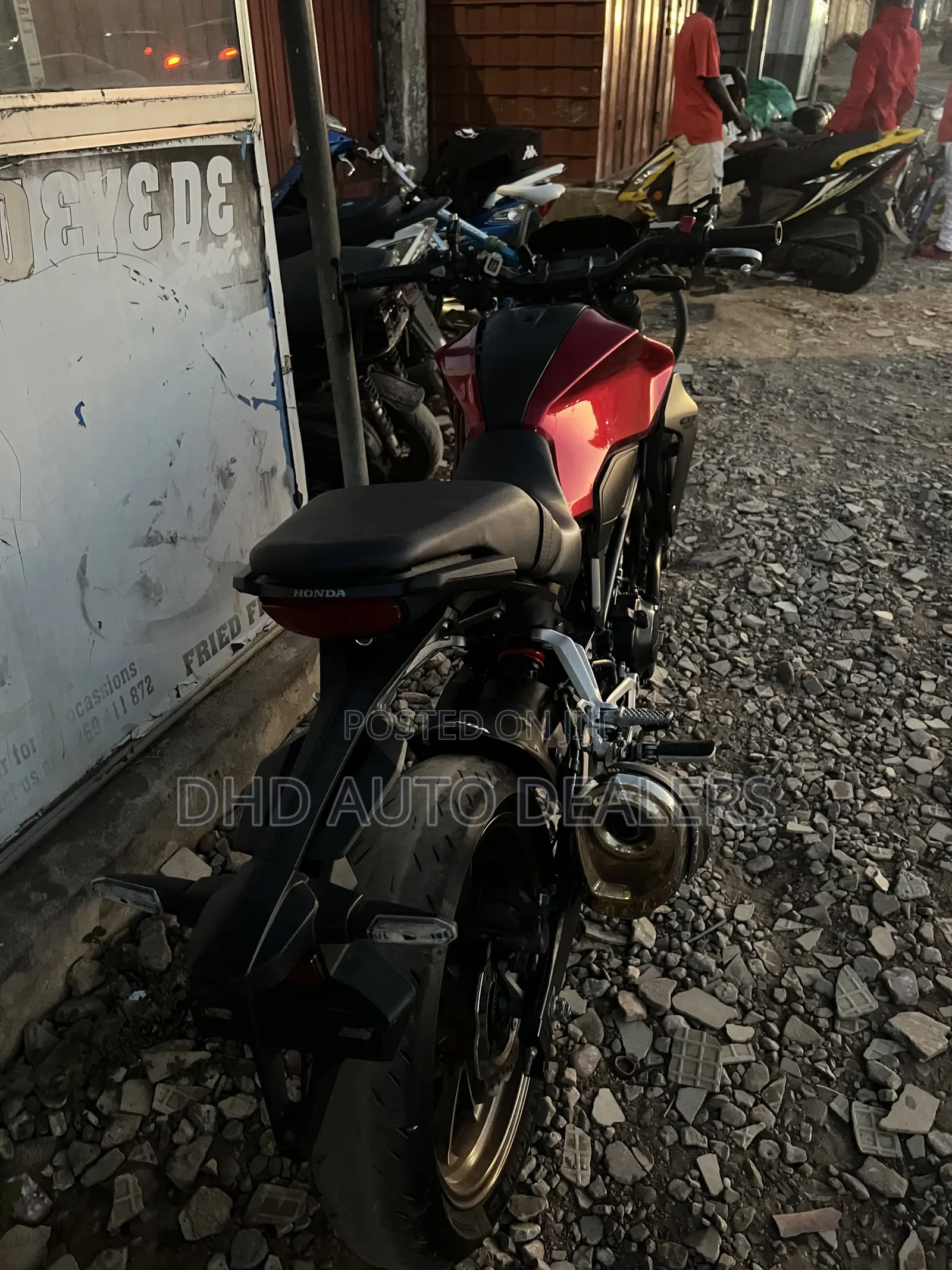 Honda CB 2023 Red
