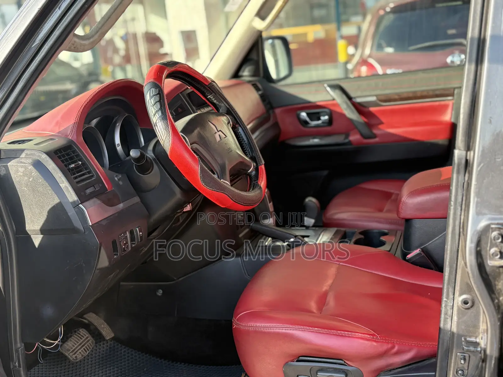 Mitsubishi Pajero 2011 Gray