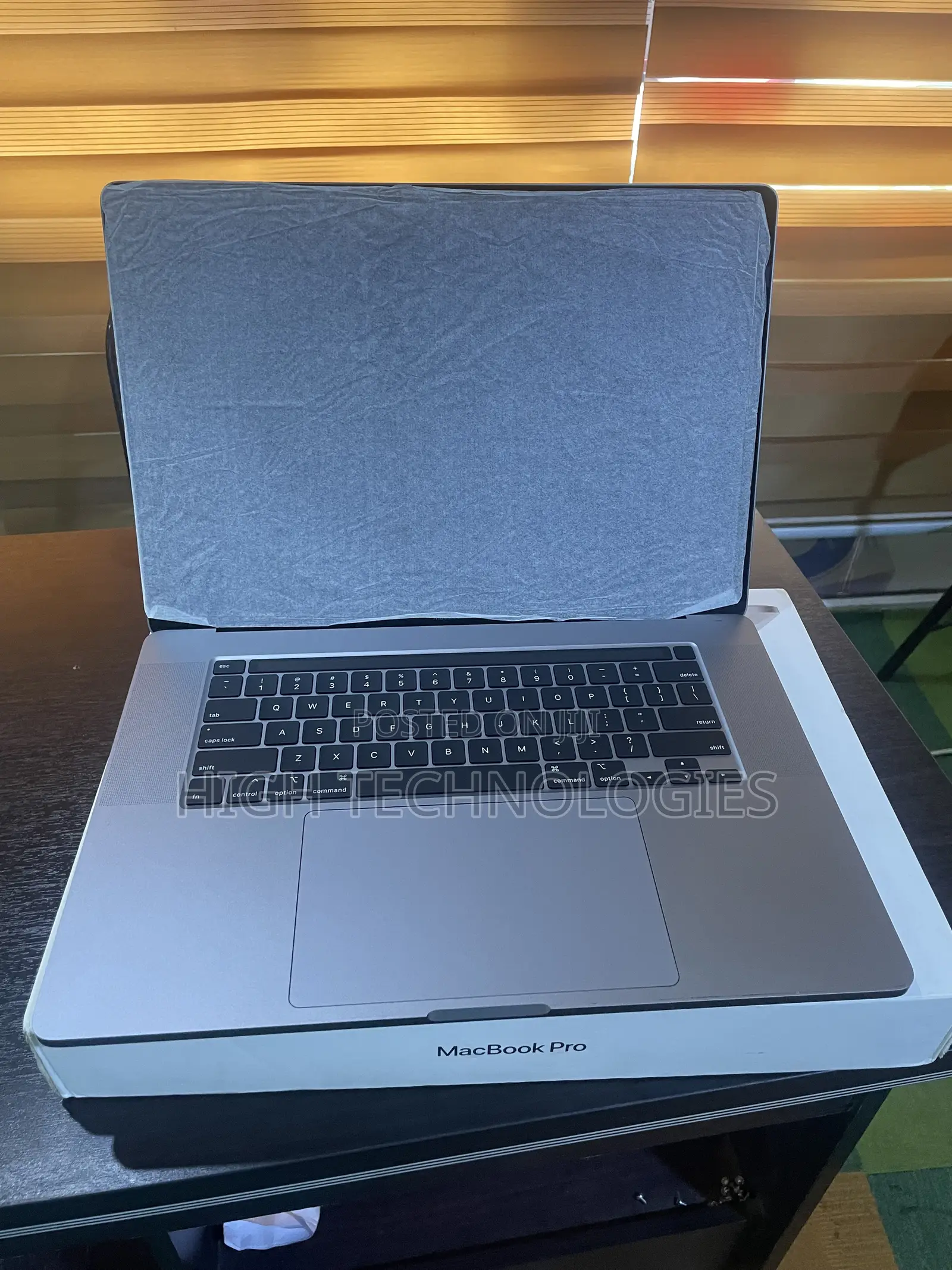 New Laptop Apple MacBook Pro 2019 16GB Intel Core i9 SSD 2T