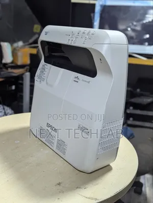 Epson EB-695Wi LCD Projector