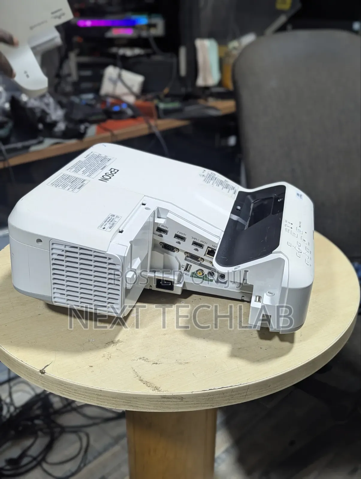 Epson EB-695Wi LCD Projector