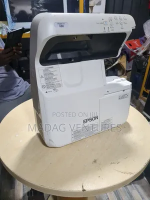 Epson EB-695Wi LCD