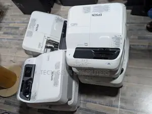 Epson EB-695Wi LCD PROJECTOR WXGA 3500