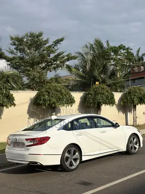 Honda Accord Touring 2018 White