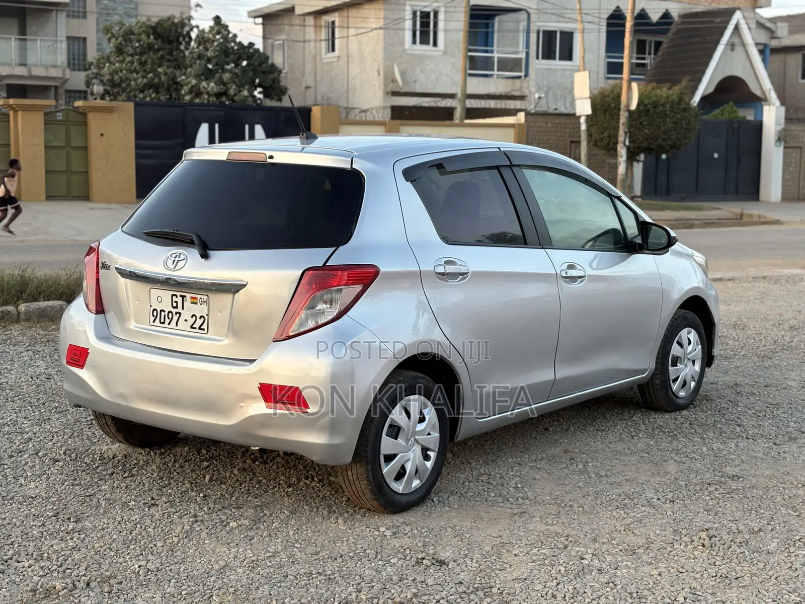 Toyota Vitz 1.3 FWD 5dr 2012 Silver