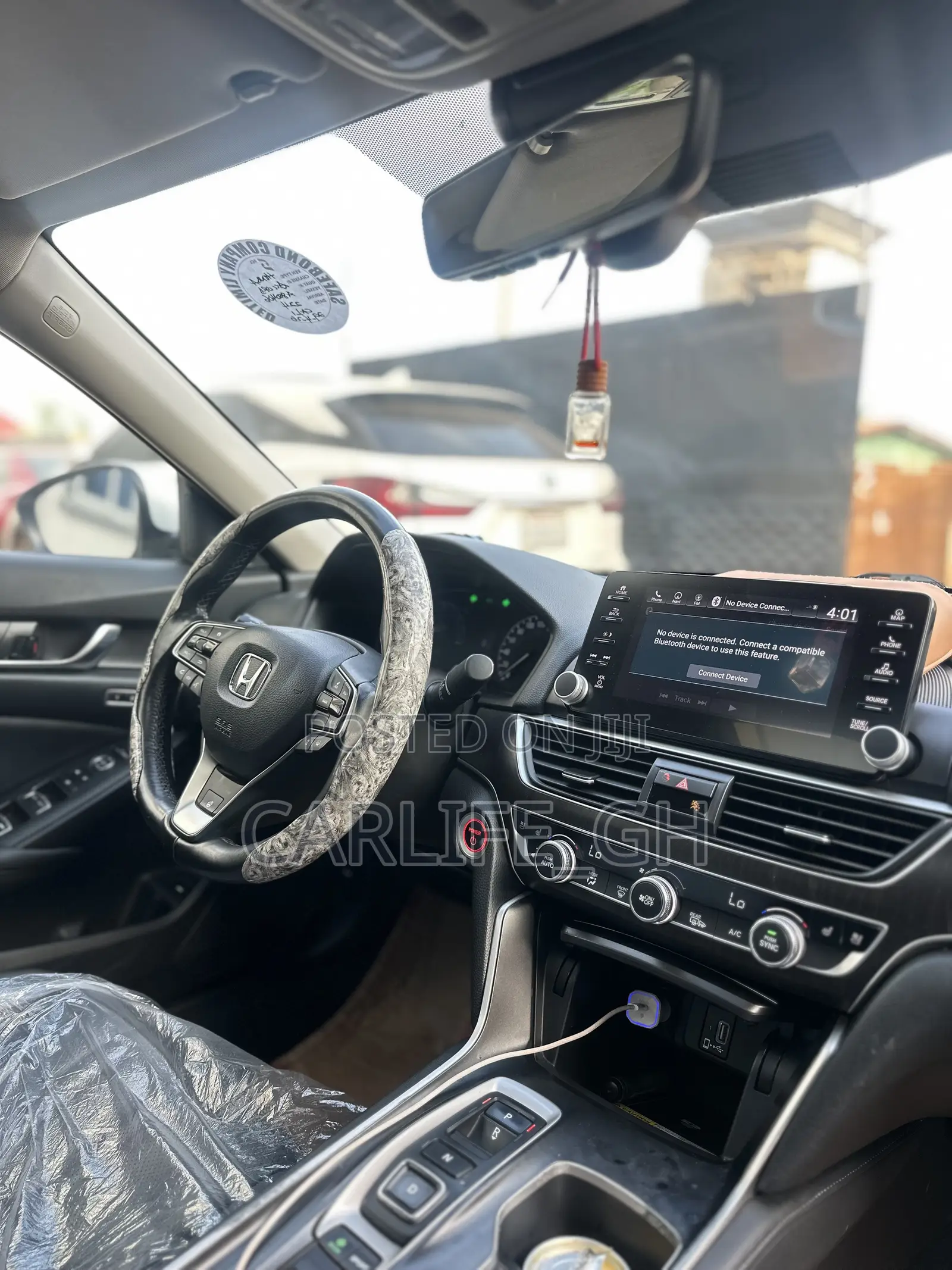 Honda Accord Touring 2.0T 2020 White