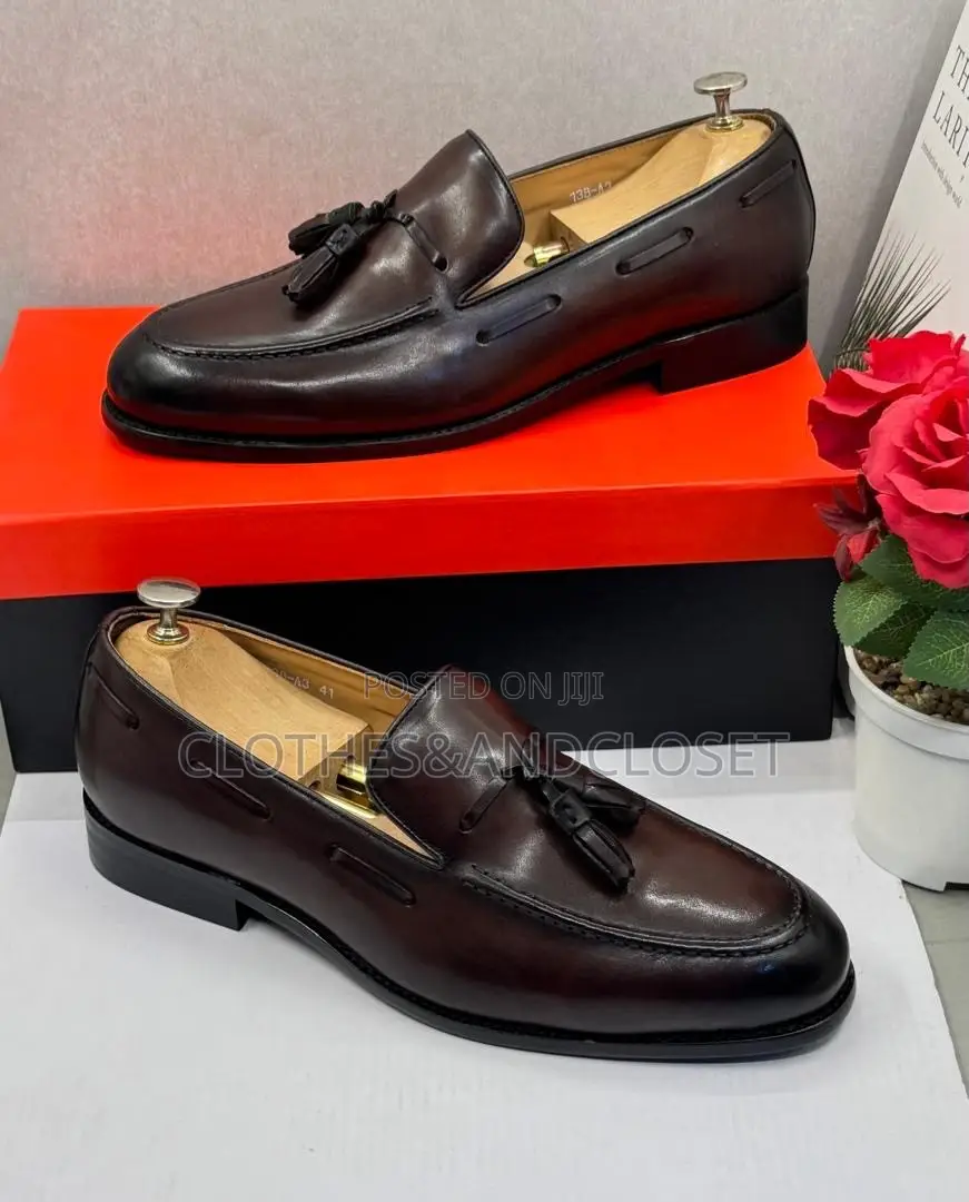 Dark Brown Leather Tassel Loafers With a Slip-on Design