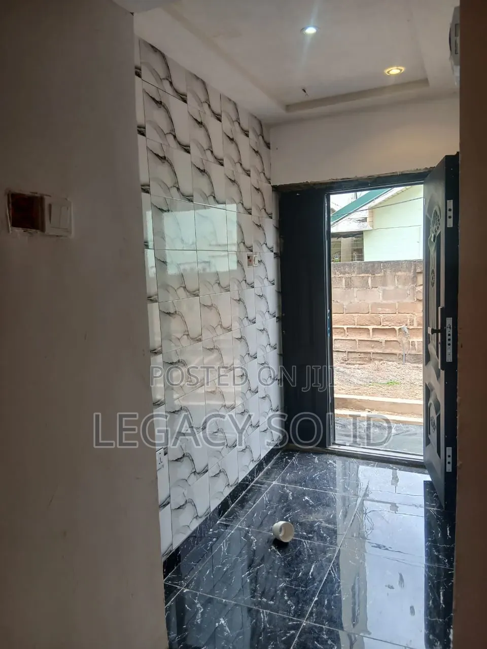 1bdrm Apartment in Legacy Solid Real, New Town for rent