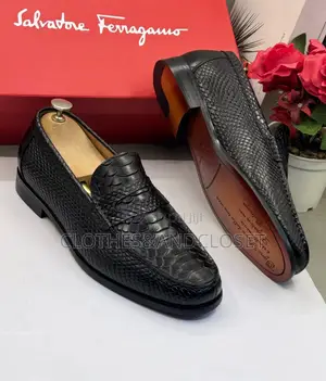 Black Men's Slip-on Leatherdress Loaferswithsnake-Skin Pattern Texture