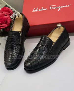 Black Men's Slip-on Leatherdress Loaferswithsnake-Skin Pattern Texture