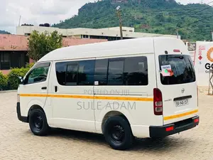Toyota HiAce 2010 White