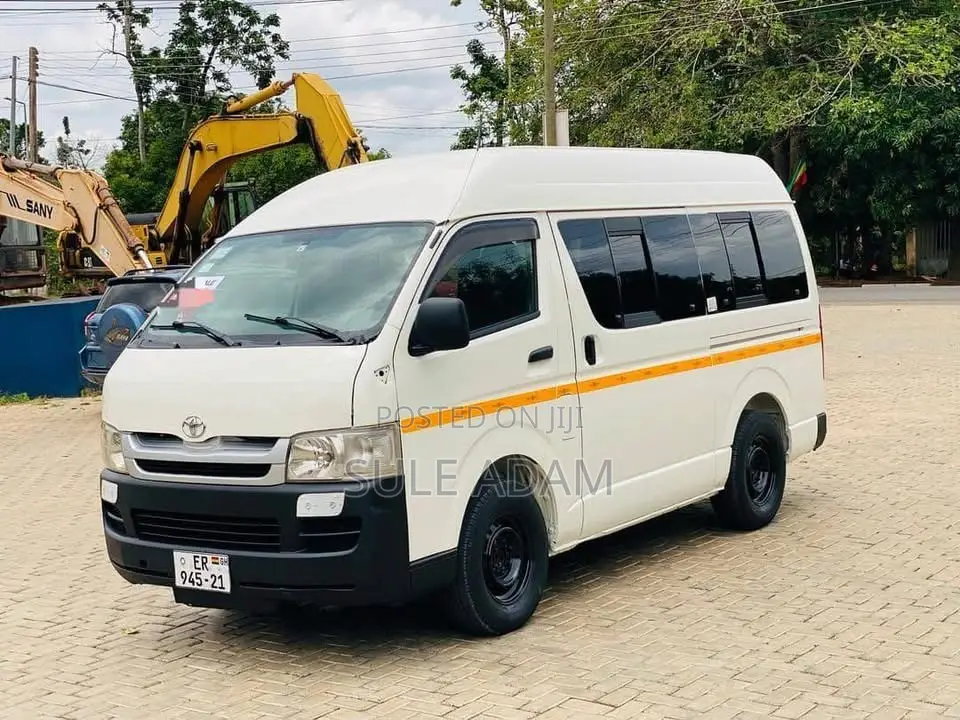 Toyota HiAce 2010 White
