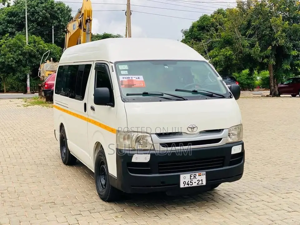 Toyota HiAce 2010 White