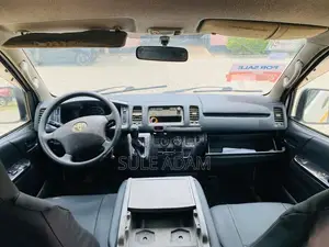 Toyota HiAce 2010 White