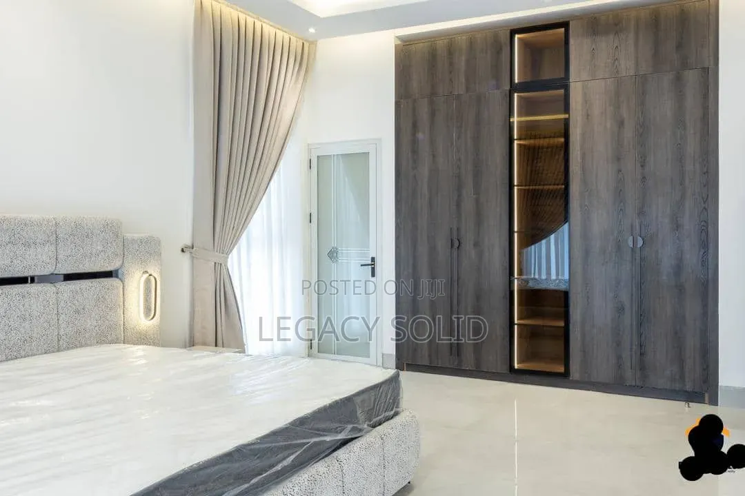 4bdrm Duplex in Legacy Solid Real, Coca Cola for sale