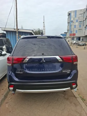 Mitsubishi Outlander 2018 Blue