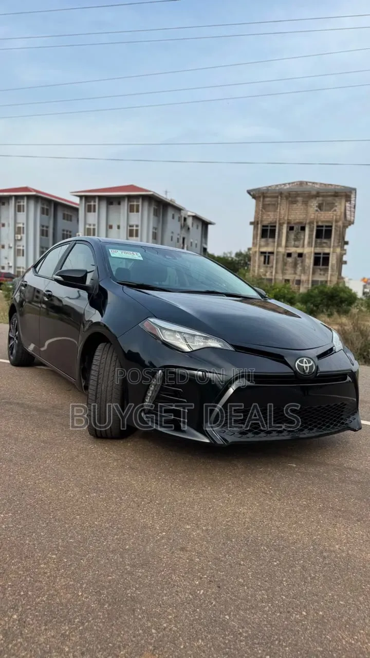 Toyota Corolla SE (1.8L 4cyl 6M) 2018 Black