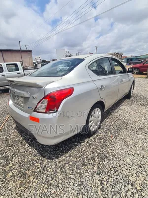 Nissan Versa 1.6 S Sedan CVT 2012 Silver