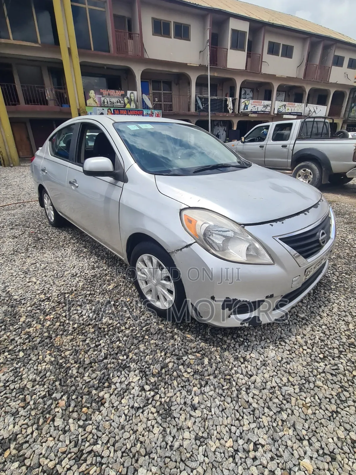 Nissan Versa 1.6 S Sedan CVT 2012 Silver