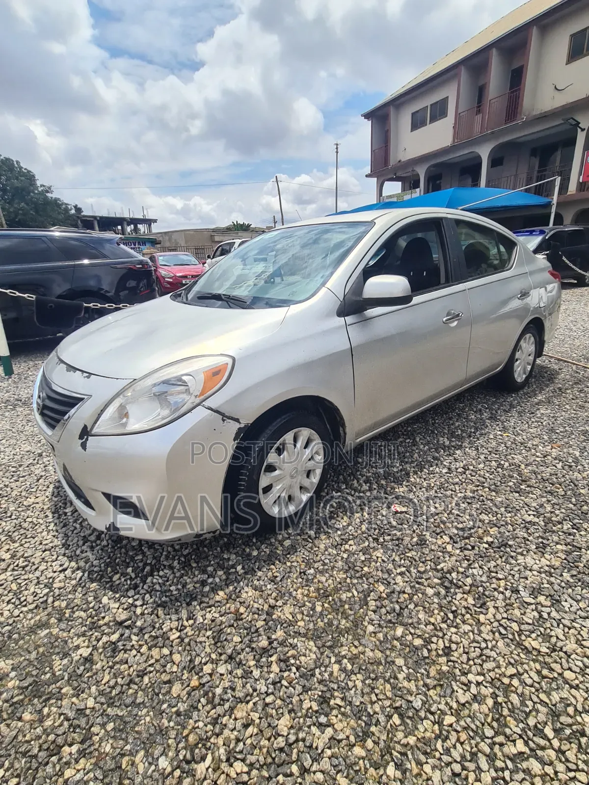 Nissan Versa 1.6 S Sedan CVT 2012 Silver