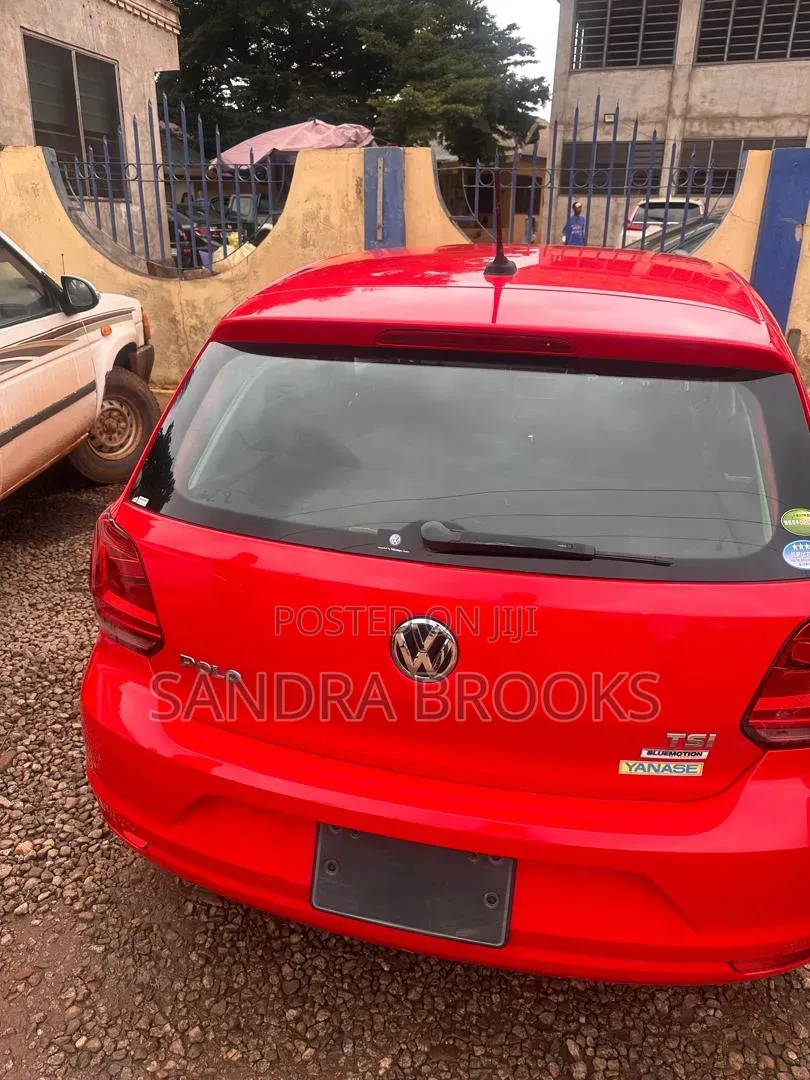 Volkswagen Polo 2015 Red