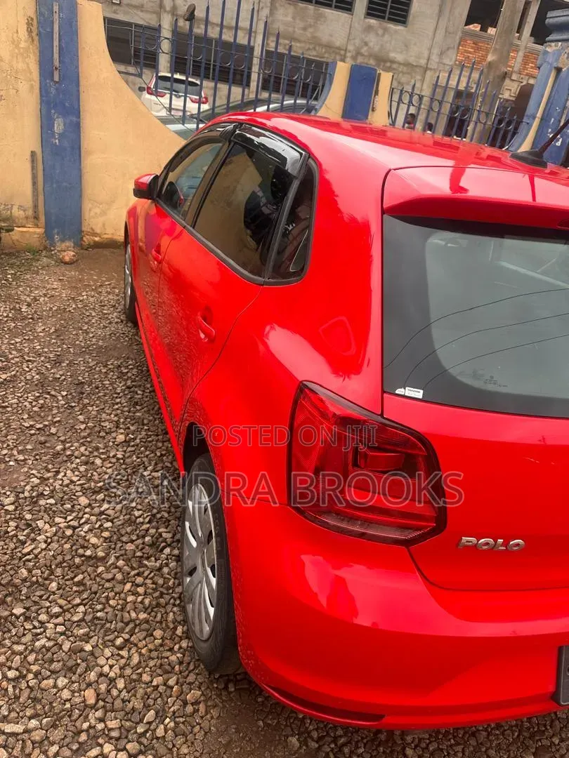 Volkswagen Polo 2015 Red