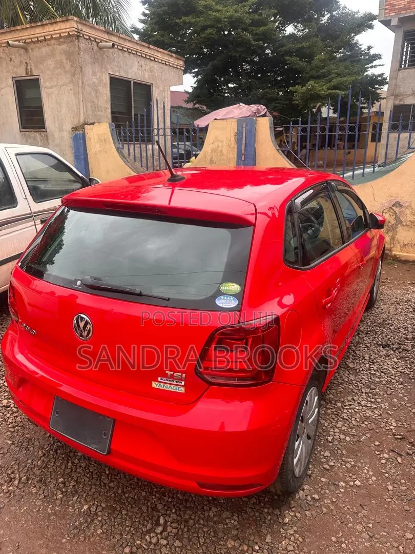 Volkswagen Polo 2015 Red