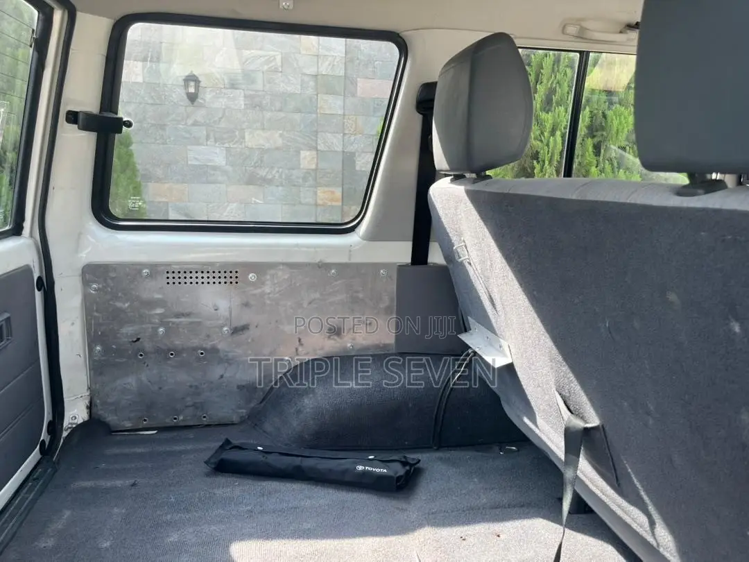 Toyota Land Cruiser 2019 White