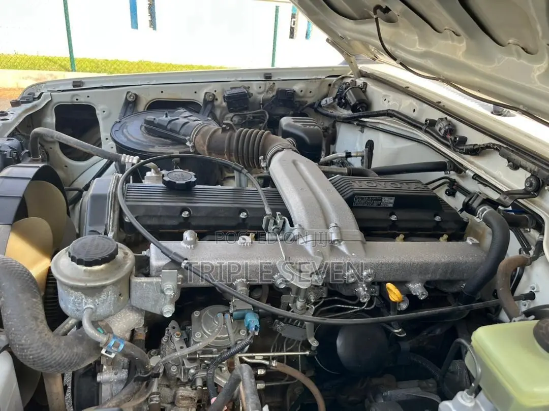 Toyota Land Cruiser 2019 White