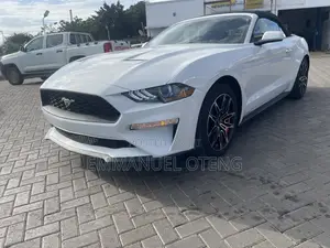 Ford Mustang 2021 White