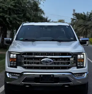 Ford F-150 LARIAT 2022 White