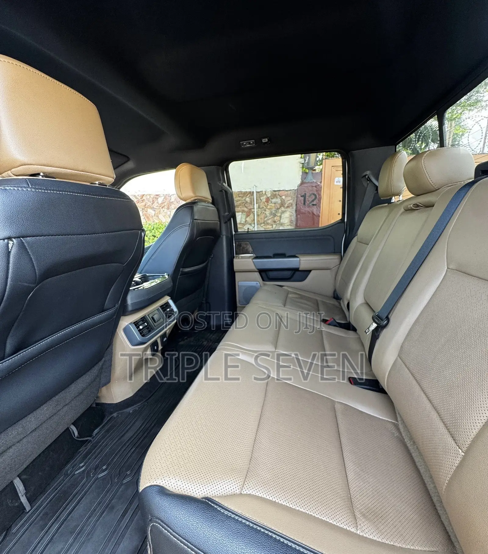 Ford F-150 LARIAT 2022 White