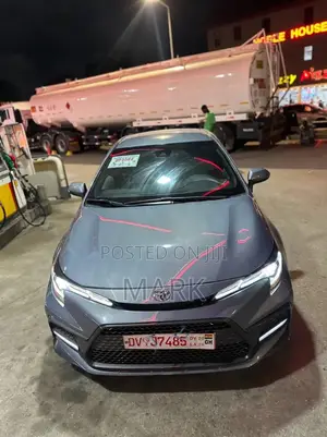 Toyota Corolla SE 2021 Blue