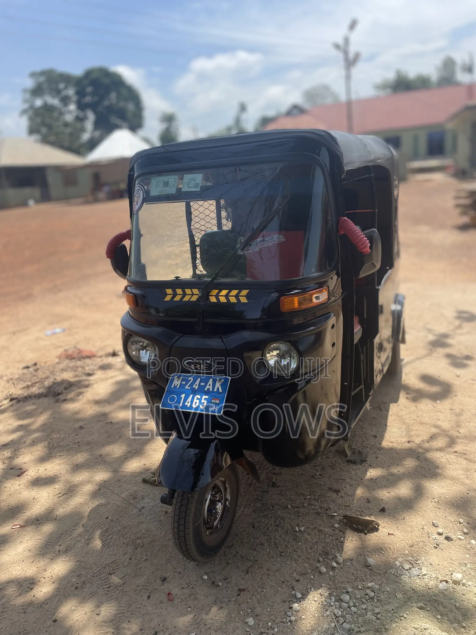 Bajaj RE 2024 Black