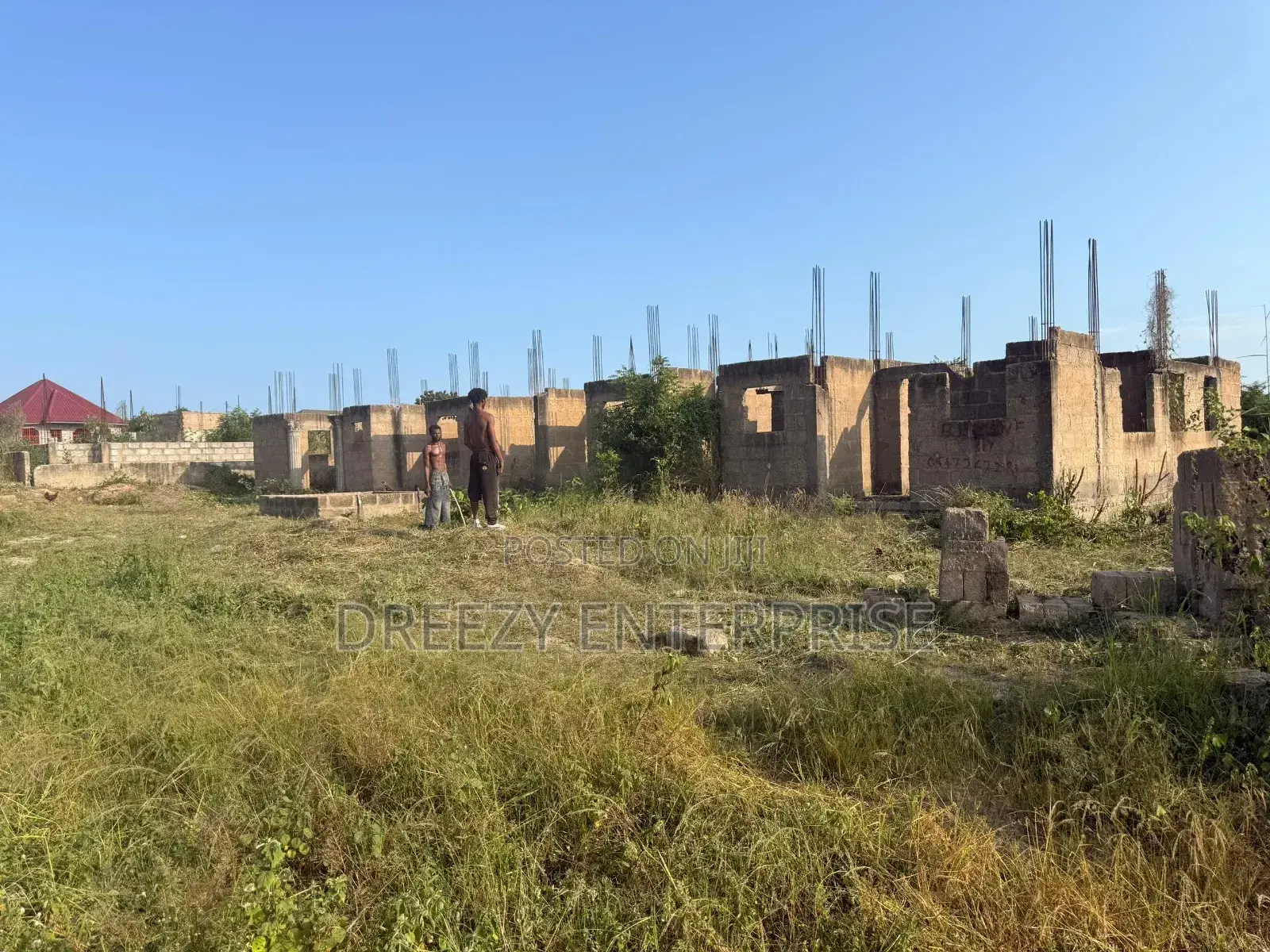 6bdrm Apartment in Gomoa East for sale