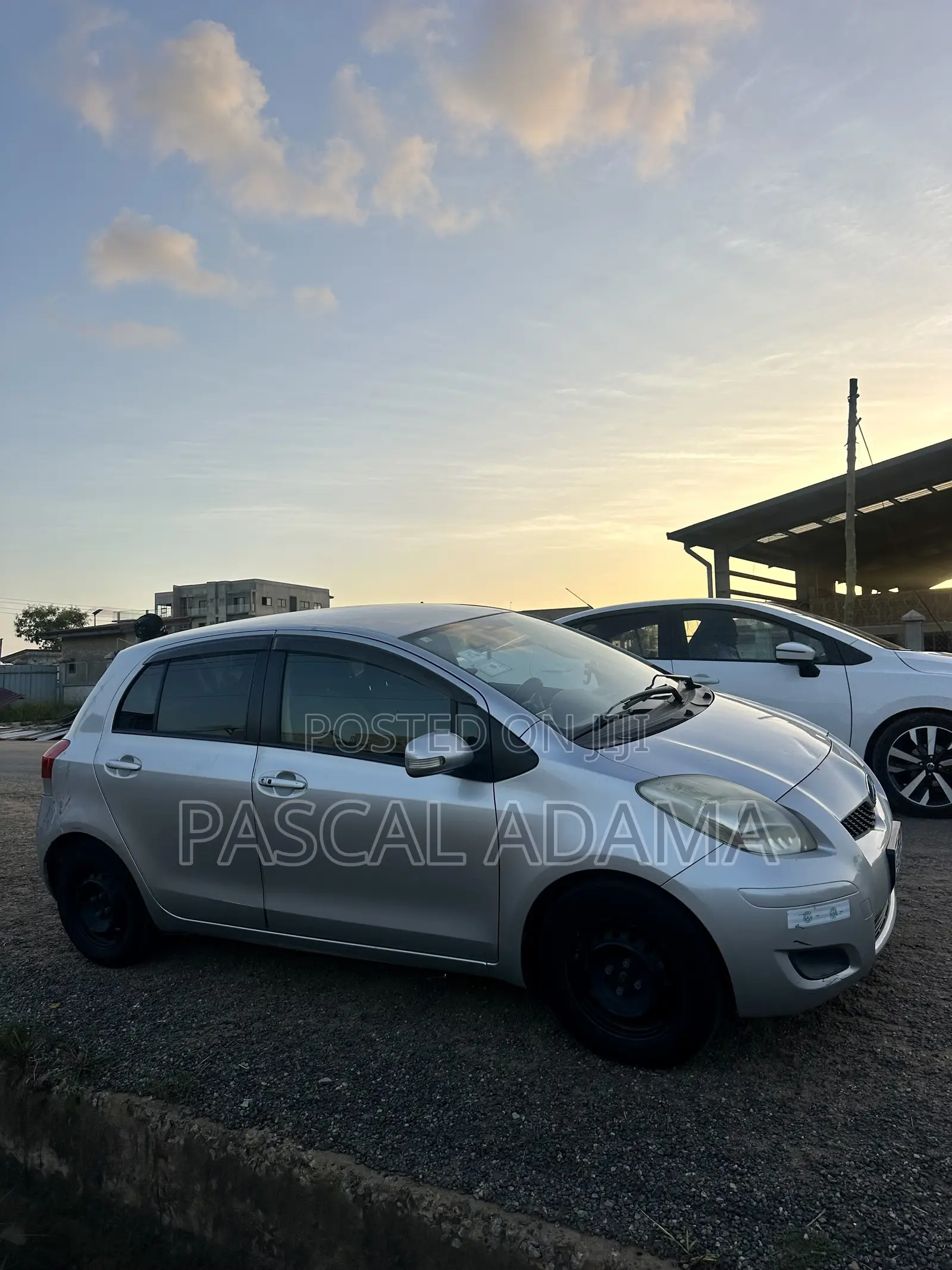 Toyota Vitz 1.3 AWD 5dr 2010 Silver