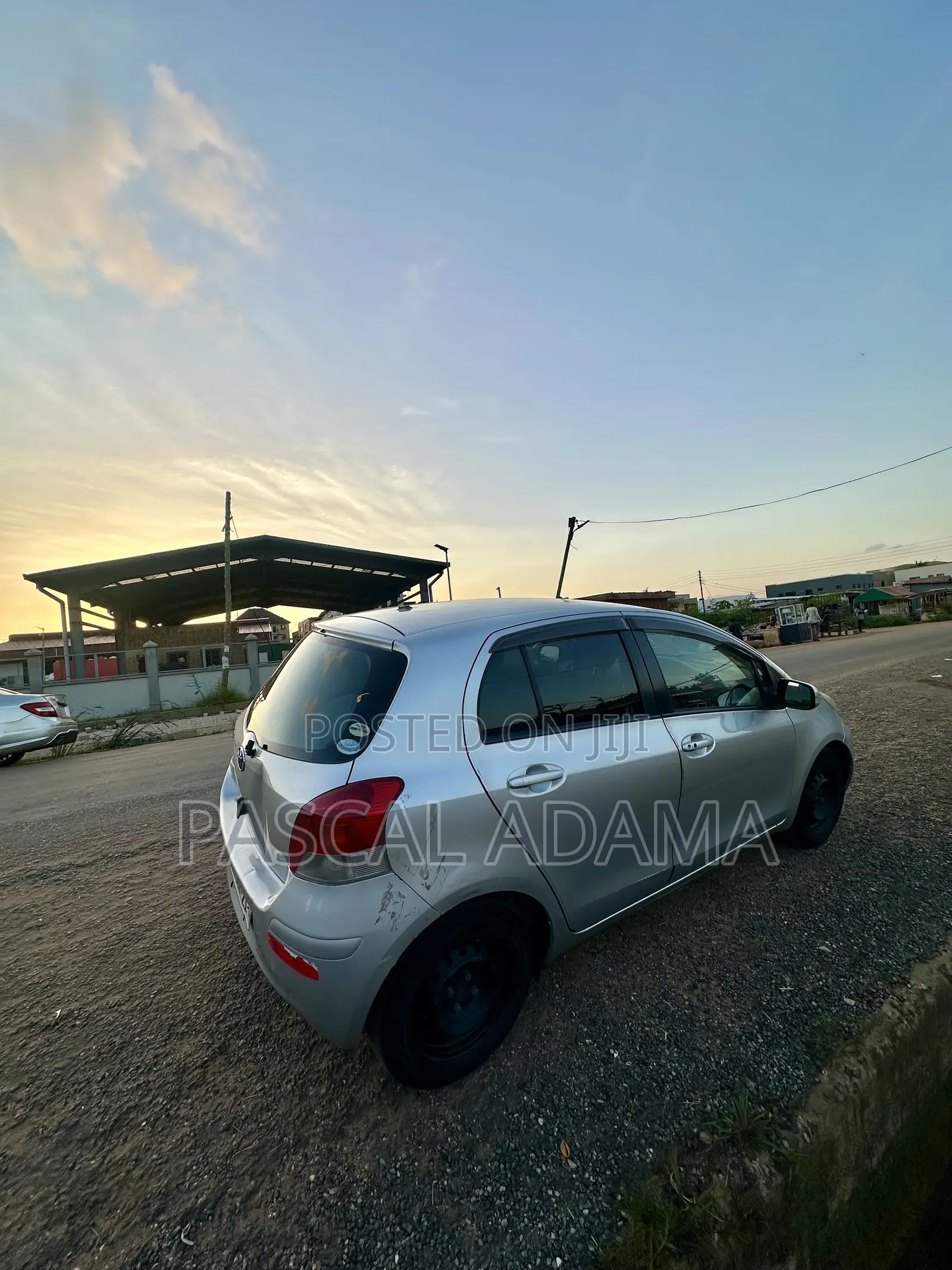 Toyota Vitz 1.3 AWD 5dr 2010 Silver