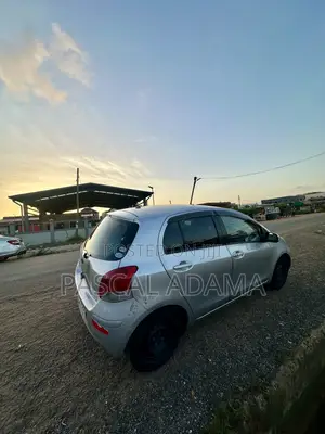 Toyota Vitz 1.3 AWD 5dr 2010 Silver