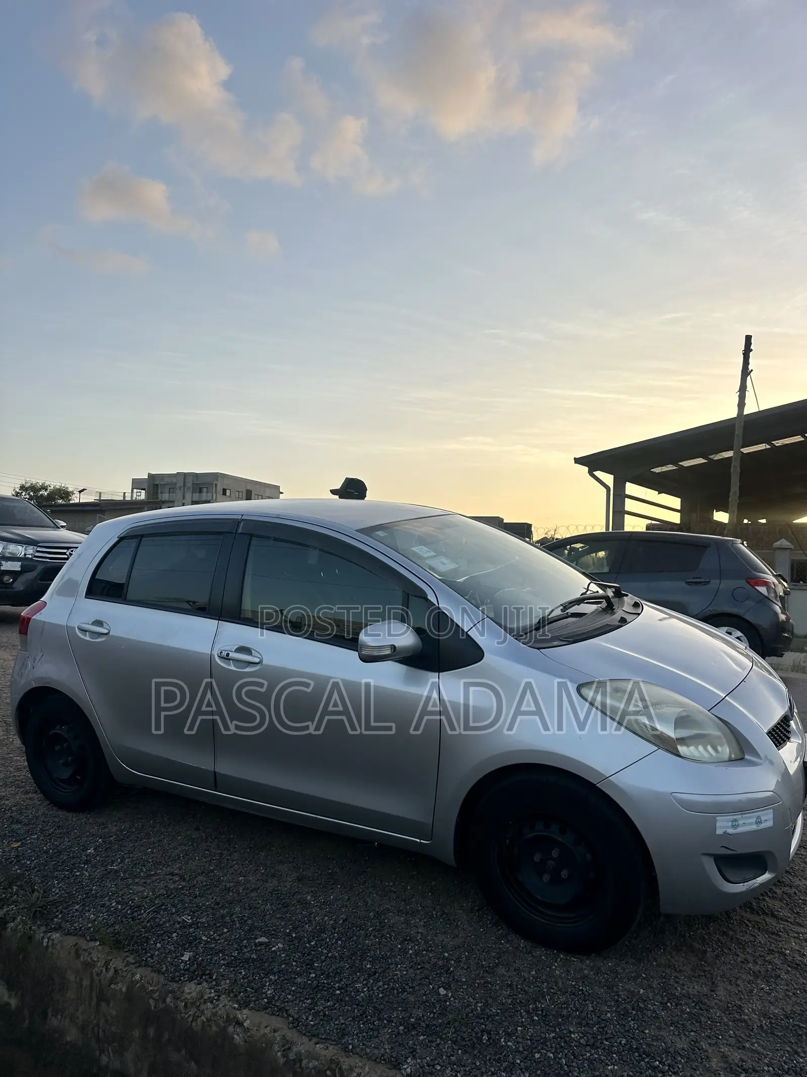 Toyota Vitz 1.3 AWD 5dr 2010 Silver