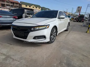Honda Accord Sport (1.5L 4cyl Turbo CVT) 2019 White